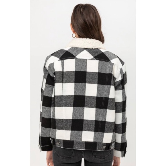 🆕Plaid Sherpa collar button down jacket - Picture 5 of 8